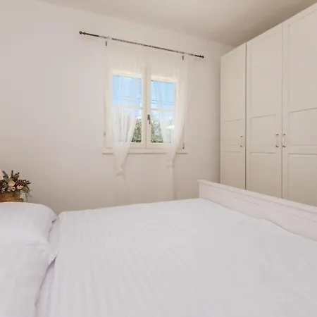 Awesome In With Kitchen