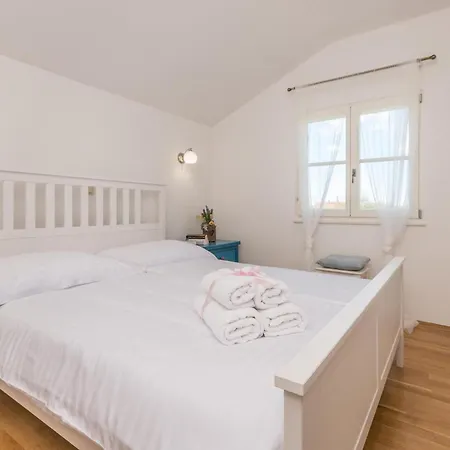 Awesome In With Kitchen Vikendica *