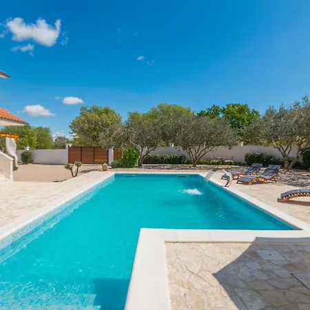 Vikendica Awesome In With Kitchen Polaca