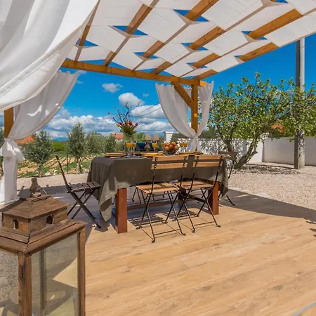 Vikendica Awesome In With Kitchen