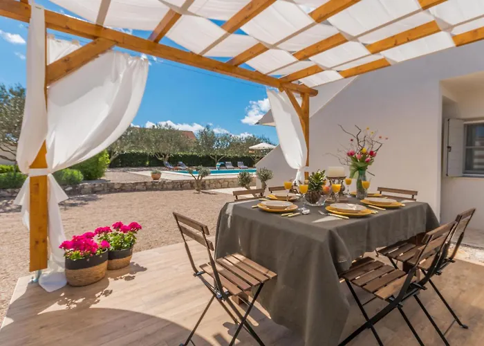 Awesome In With Kitchen Holiday home Polaca